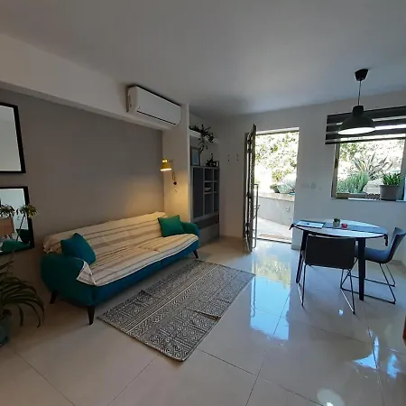 New Ground Floor Maisonette Close To Mdina 아파트